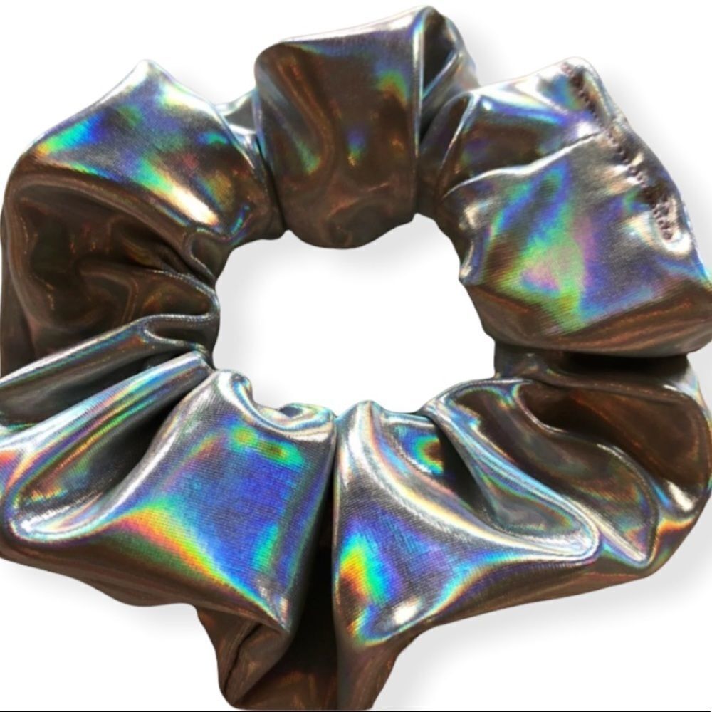 Holographic Scrunchie